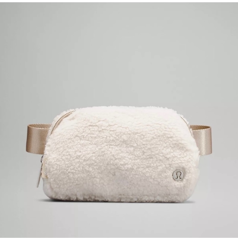 Lululemon Everywhere Sherpa Belt Bag Extended Strap Natural Ivory/Trench Beige
